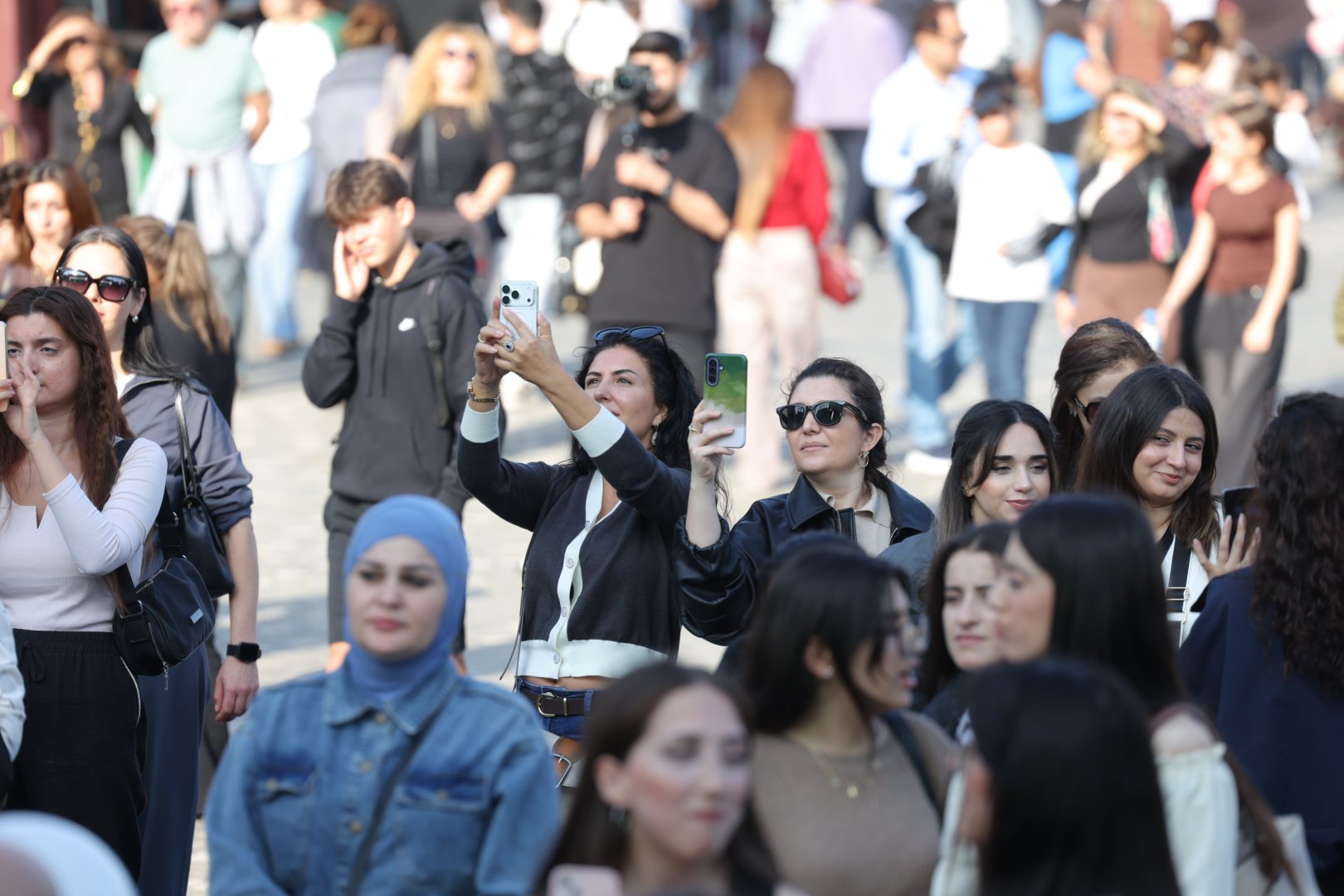 Zeytunla başlayan, musiqi ilə davam edən gün (FOTO)