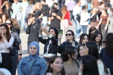 Zeytunla başlayan, musiqi ilə davam edən gün (FOTO)