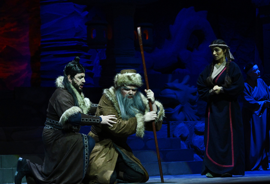 Heydər Əliyev Fondunun vitse-prezidenti Leyla Əliyeva “Turandot” tamaşasının premyerasını izləyib (FOTO)
