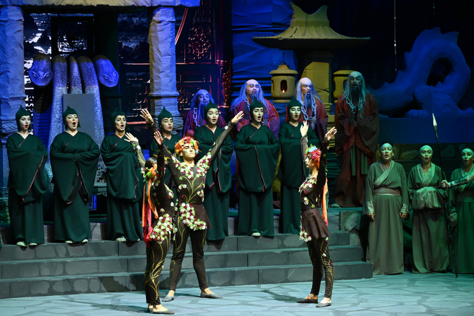 Heydər Əliyev Fondunun vitse-prezidenti Leyla Əliyeva “Turandot” tamaşasının premyerasını izləyib (FOTO)