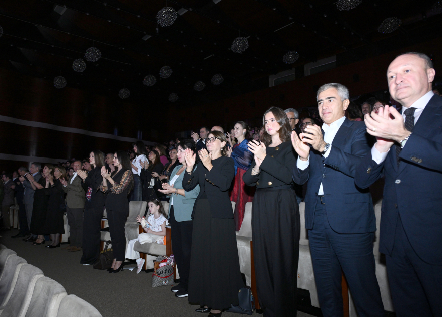 Heydər Əliyev Fondunun vitse-prezidenti Leyla Əliyeva “Turandot” tamaşasının premyerasını izləyib (FOTO)