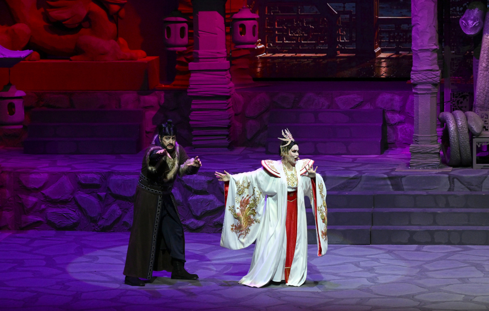 Heydər Əliyev Fondunun vitse-prezidenti Leyla Əliyeva “Turandot” tamaşasının premyerasını izləyib (FOTO)