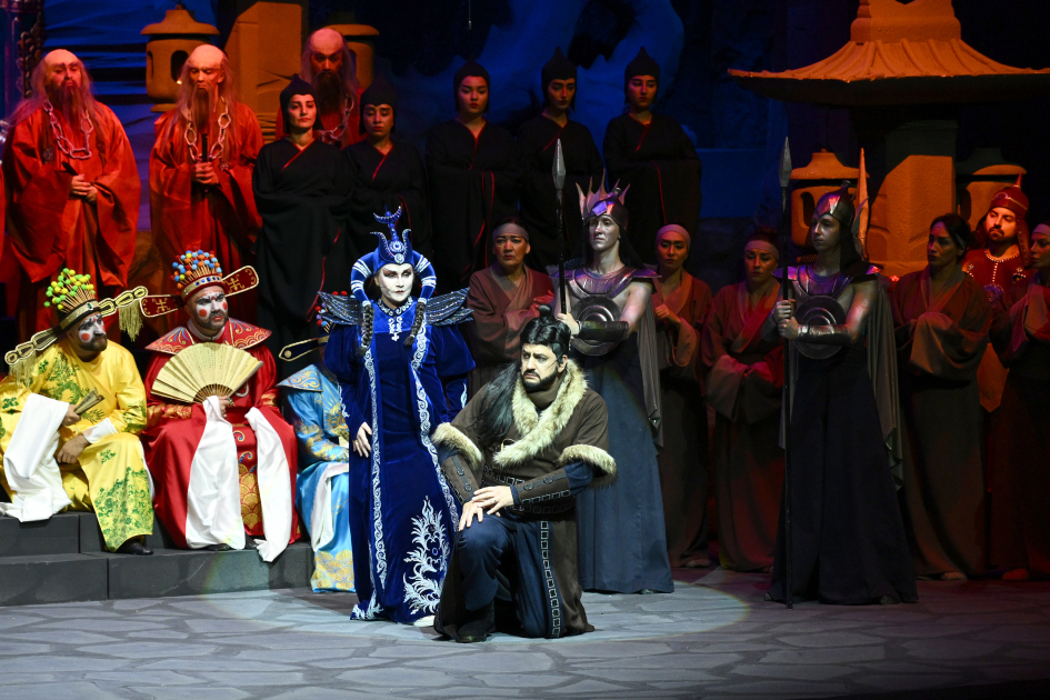 Heydər Əliyev Fondunun vitse-prezidenti Leyla Əliyeva “Turandot” tamaşasının premyerasını izləyib (FOTO)