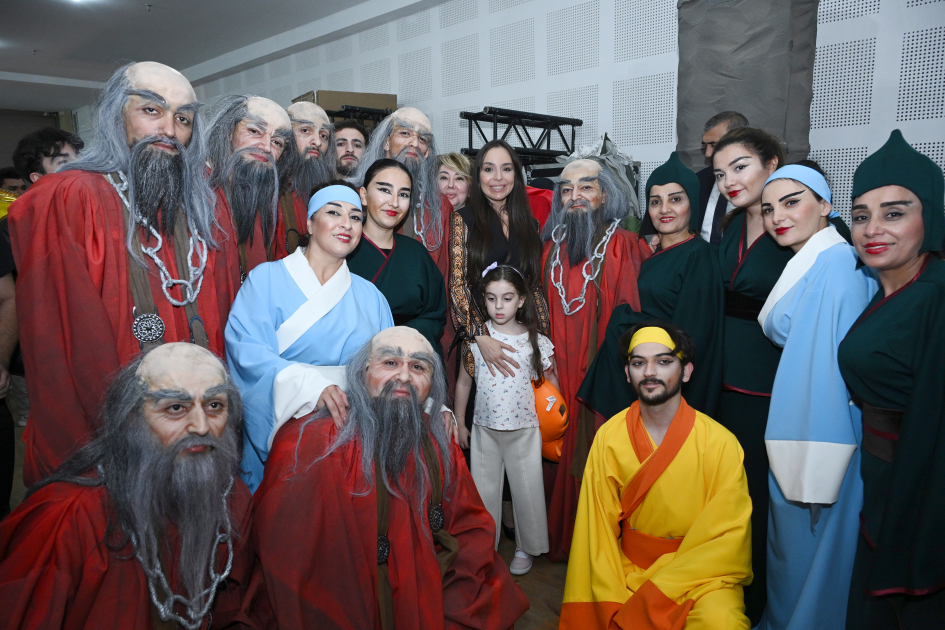 Heydər Əliyev Fondunun vitse-prezidenti Leyla Əliyeva “Turandot” tamaşasının premyerasını izləyib (FOTO)