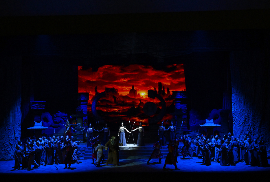 Heydər Əliyev Fondunun vitse-prezidenti Leyla Əliyeva “Turandot” tamaşasının premyerasını izləyib (FOTO)