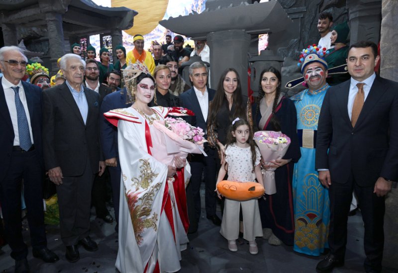 Heydər Əliyev Fondunun vitse-prezidenti Leyla Əliyeva “Turandot” tamaşasının premyerasını izləyib (FOTO)