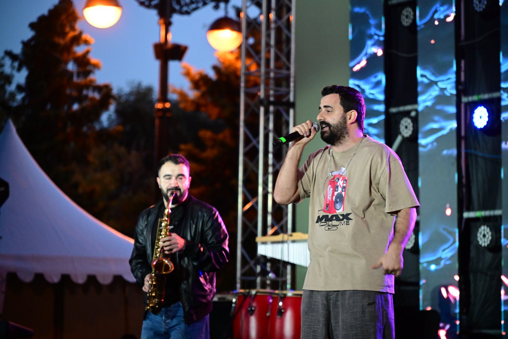 Estrada ulduzları Zeytun Festivalının səhnəsində (FOTO)