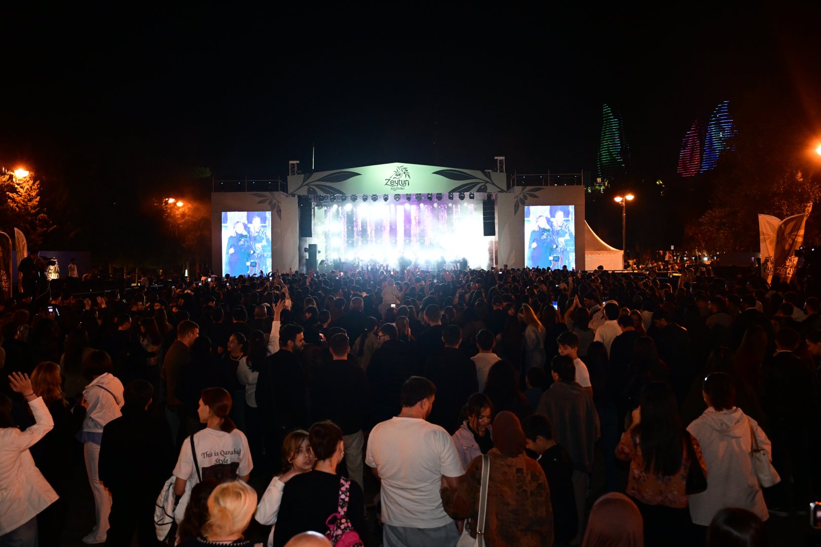 Estrada ulduzları Zeytun Festivalının səhnəsində (FOTO)