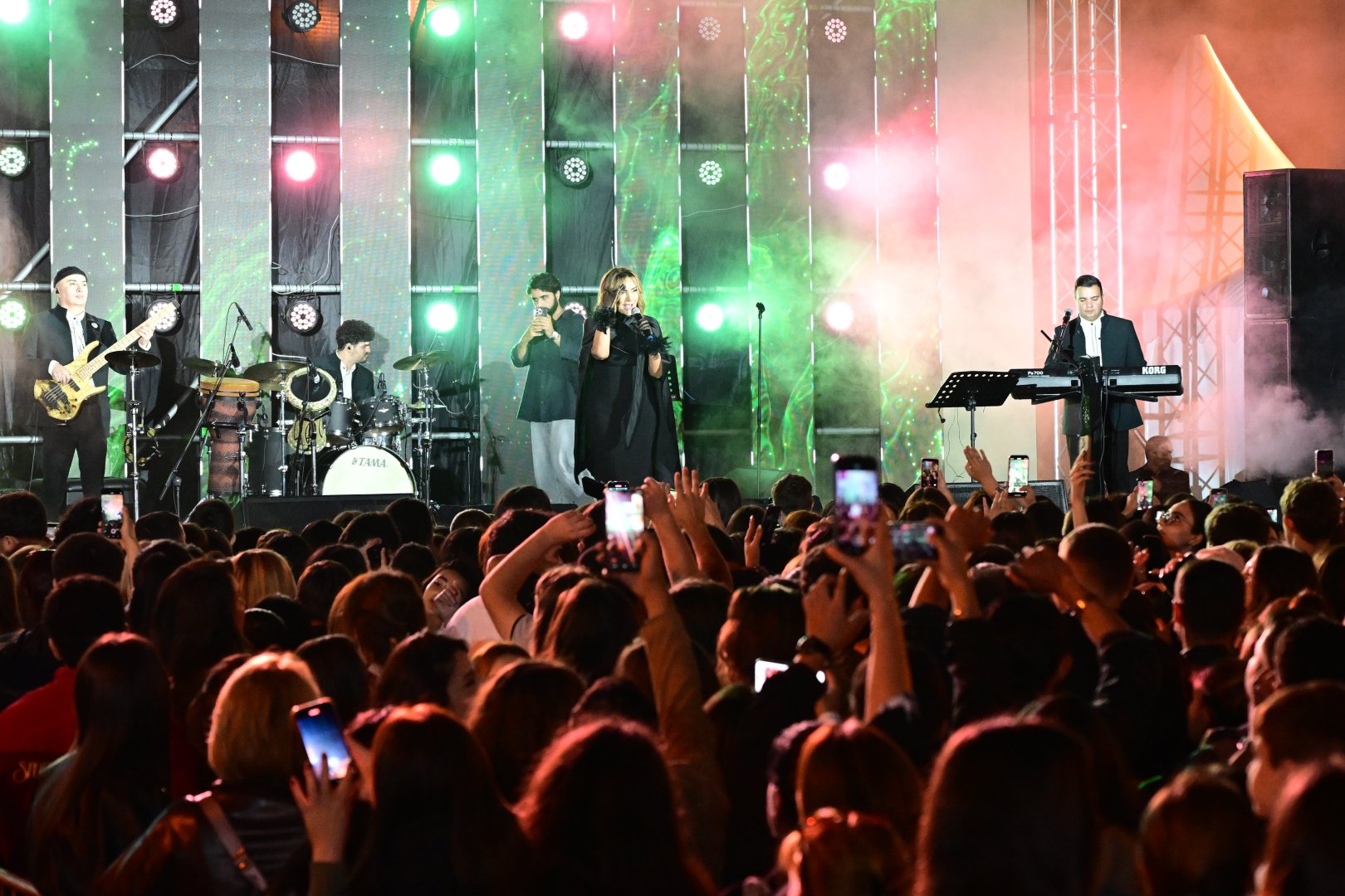 Estrada ulduzları Zeytun Festivalının səhnəsində (FOTO)