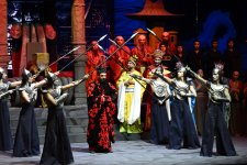 Heydər Əliyev Fondunun vitse-prezidenti Leyla Əliyeva “Turandot” tamaşasının premyerasını izləyib (FOTO)