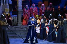 Heydər Əliyev Fondunun vitse-prezidenti Leyla Əliyeva “Turandot” tamaşasının premyerasını izləyib (FOTO)