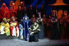 Heydər Əliyev Fondunun vitse-prezidenti Leyla Əliyeva “Turandot” tamaşasının premyerasını izləyib (FOTO)