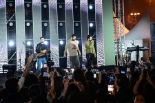 Estrada ulduzları Zeytun Festivalının səhnəsində (FOTO)