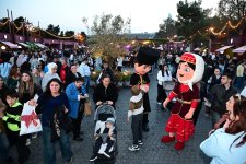 Estrada ulduzları Zeytun Festivalının səhnəsində (FOTO)