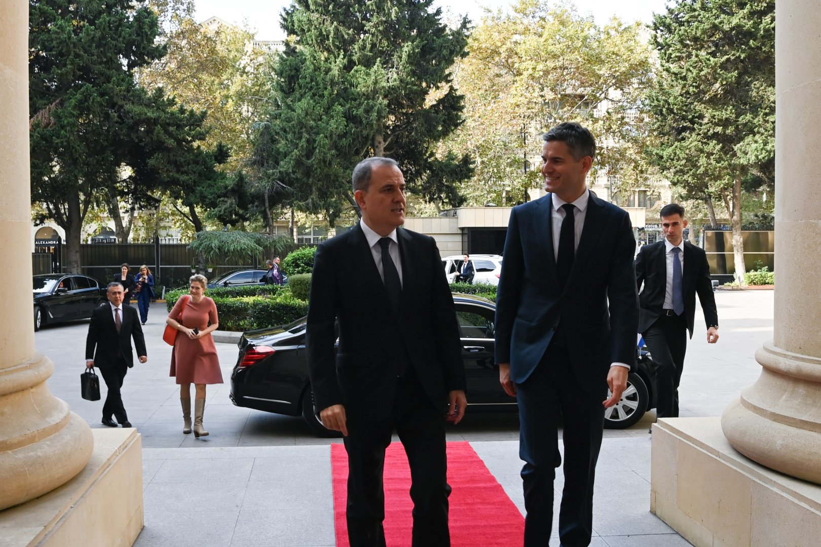 Azərbaycan və Niderland siyasi və iqtisadi əməkdaşlığı genişləndirməyi müzakirə ediblər (FOTO)