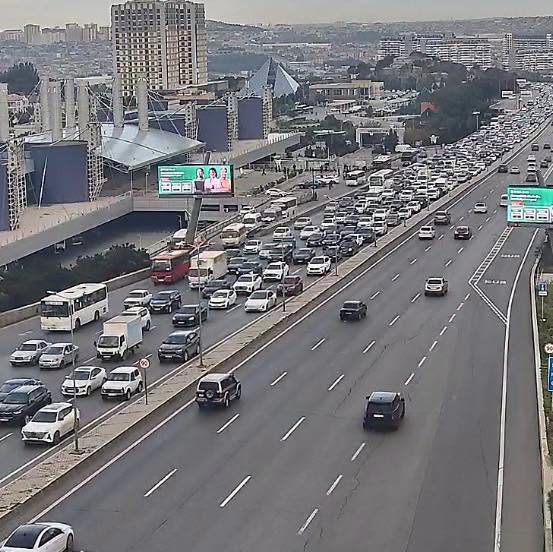 DİQQƏT: Bu yollarda tıxac var - SİYAHI (FOTO)