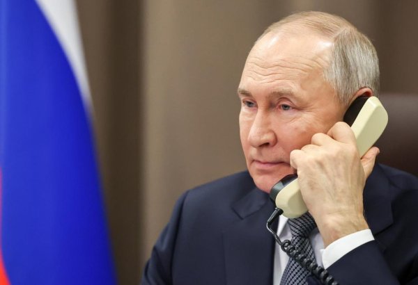 Baş nazir 4 il sonra Putinə zəng etdi