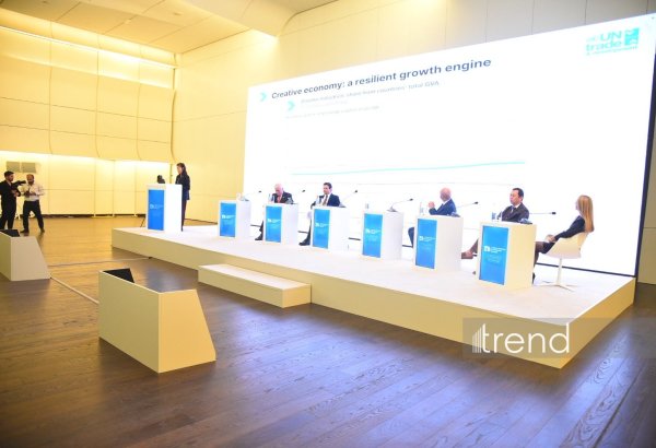 Ümumdünya Mədəniyyətlərarası Dialoq Forumu çərçivəsində “Biznes dialoqu” adlı panel sessiyası keçirilib (FOTO)
