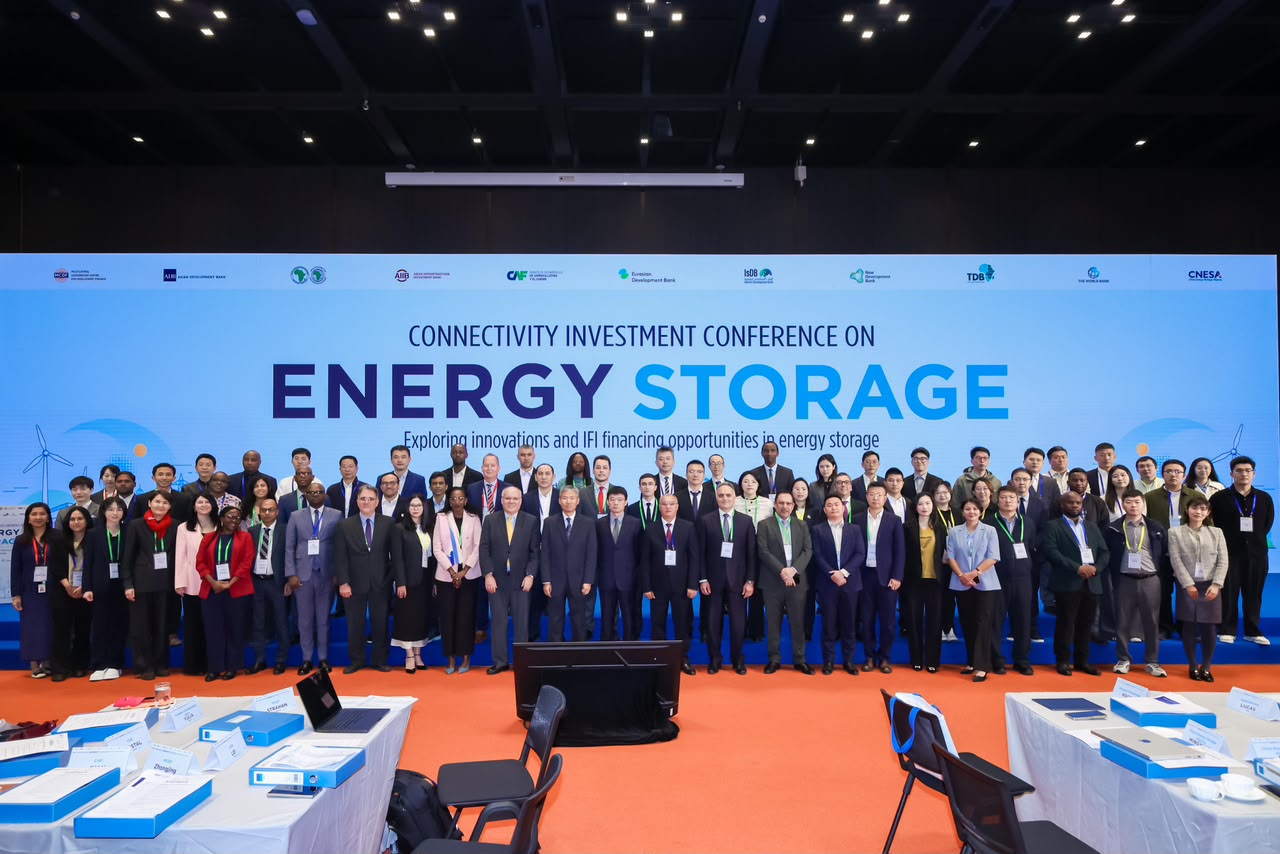 Azərbaycanla Çin şirkətləri enerji saxlama sahəsində əməkdaşlıq imkanlarını müzakirə edib (FOTO)