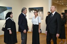 Prezident İlham Əliyev, Birinci xanım Mehriban Əliyeva və ailə üzvləri “Mənim Abşeronum: Üstə gəl” adlı retrospektiv sərgi ilə tanış olublar (FOTO)
