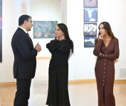 Prezident İlham Əliyev, Birinci xanım Mehriban Əliyeva və ailə üzvləri “Mənim Abşeronum: Üstə gəl” adlı retrospektiv sərgi ilə tanış olublar (FOTO)