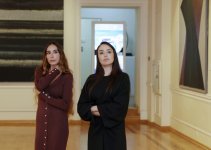 Prezident İlham Əliyev, Birinci xanım Mehriban Əliyeva və ailə üzvləri “Mənim Abşeronum: Üstə gəl” adlı retrospektiv sərgi ilə tanış olublar (FOTO)
