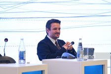 Ümumdünya Mədəniyyətlərarası Dialoq Forumu çərçivəsində “Biznes dialoqu” adlı panel sessiyası keçirilib (FOTO)