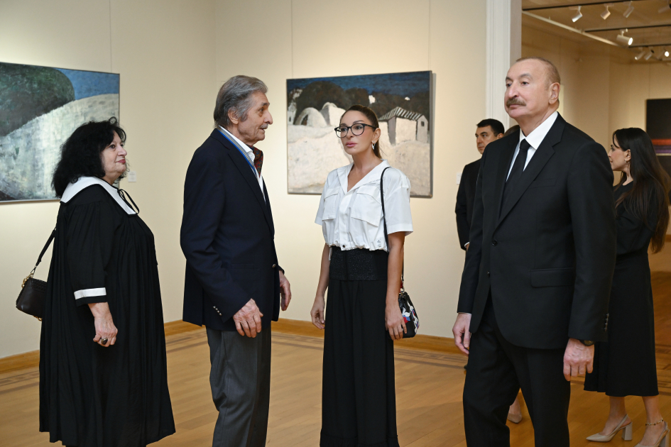 Prezident İlham Əliyev, Birinci xanım Mehriban Əliyeva və ailə üzvləri “Mənim Abşeronum: Üstə gəl” adlı retrospektiv sərgi ilə tanış olublar (FOTO)
