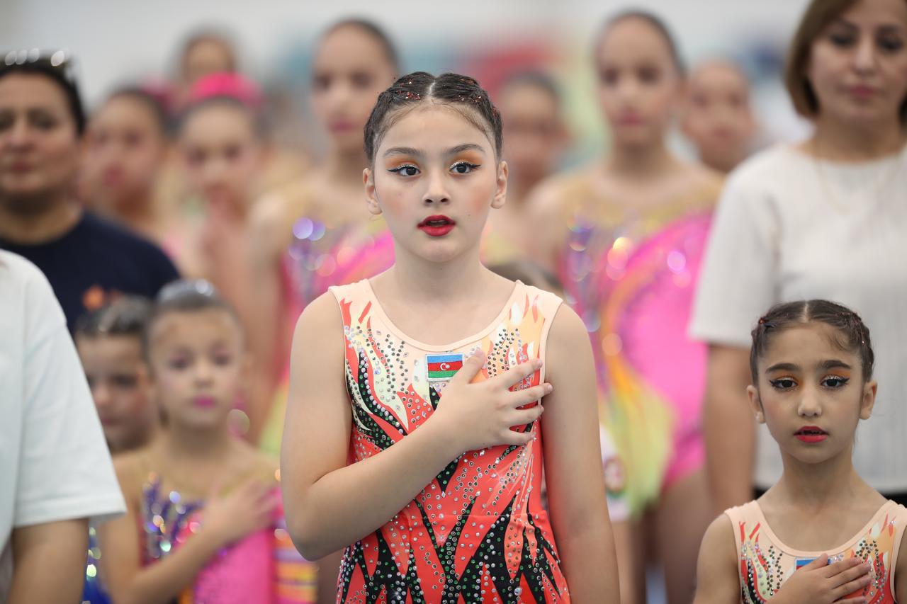 Akrobatika və aerobika gimnastikası üzrə ölkə birinciliklərinə start verilib (FOTO)