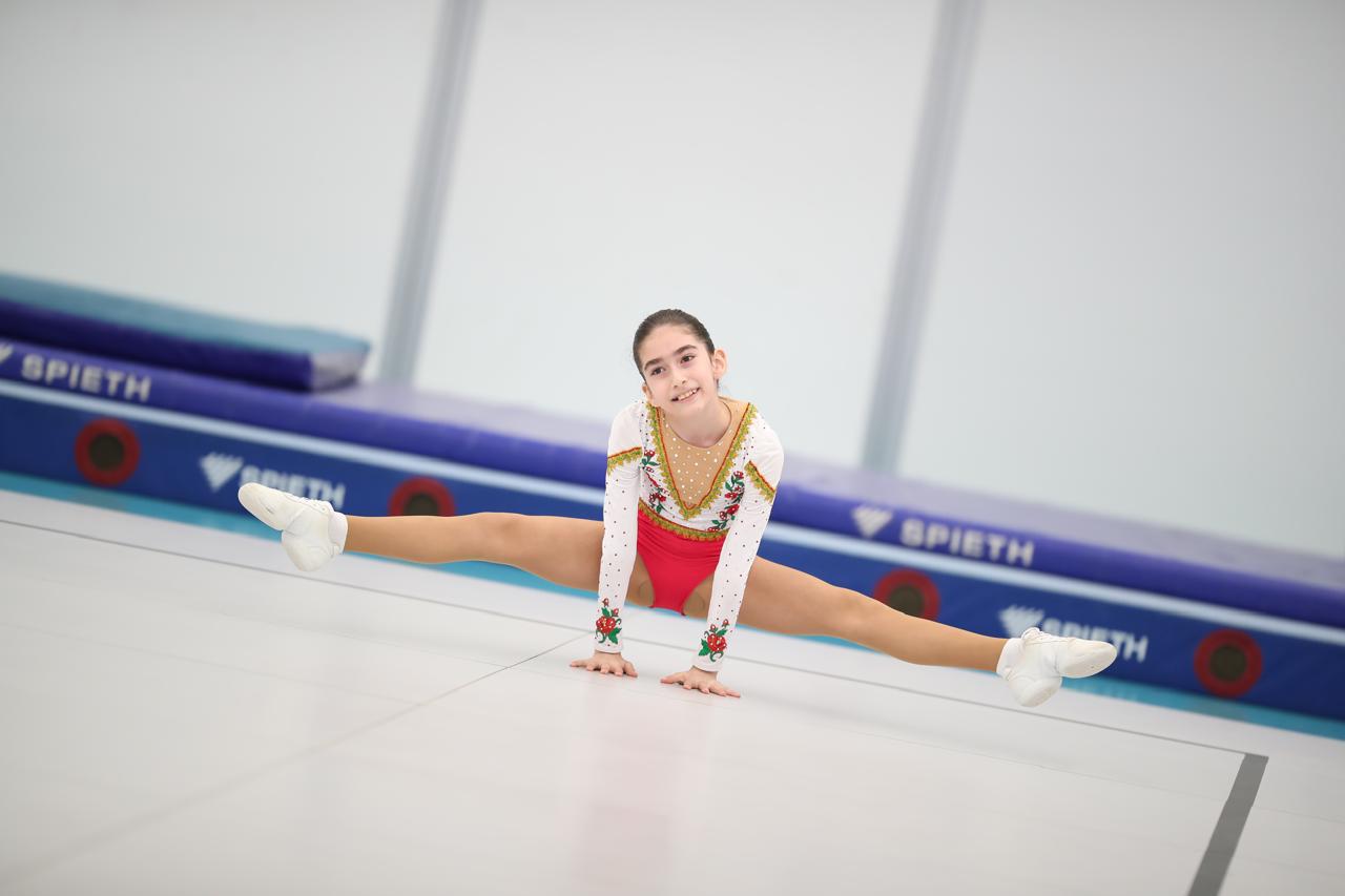 Akrobatika və aerobika gimnastikası üzrə ölkə birinciliklərinə start verilib (FOTO)