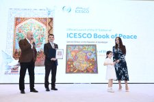 Heydər Əliyev Fondunun vitse-prezidenti Leyla Əliyeva ICESCO-nun “Sülh kitabı”nın Azərbaycana həsr edilən III nəşrinin təqdimatında iştirak edib (FOTO)