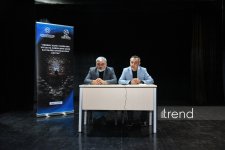 “Zərərli xarici təsirlərə və saxta xəbərlərə qarşı sayıqlığın artırılmasına dəstək” layihəsi ADMİU-da (FOTO/VİDEO)