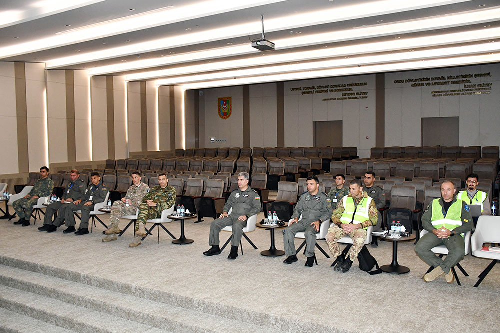 Azərbaycanla NATO hərbi əməkdaşlığın inkişafını müzakirə edib (FOTO/VİDEO)