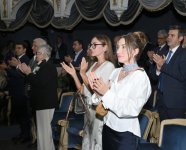 Birinci vitse-prezident Mehriban Əliyeva "Qağayı” tamaşasının təqdimatında iştirak edib (FOTO)