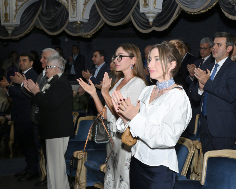 Birinci vitse-prezident Mehriban Əliyeva "Qağayı” tamaşasının təqdimatında iştirak edib (FOTO)