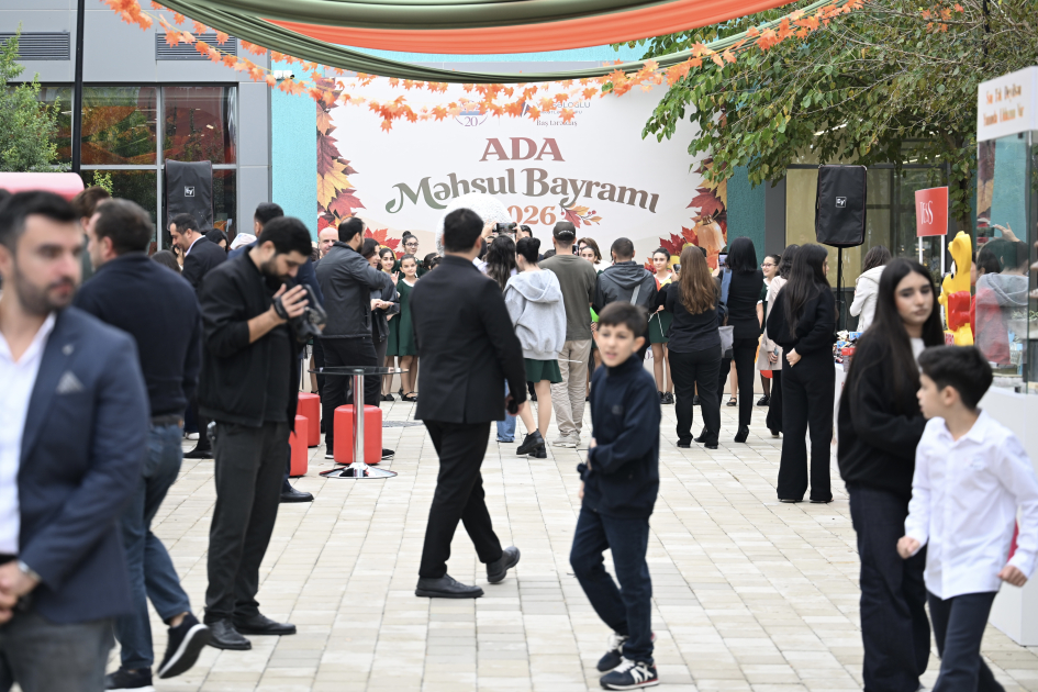 Heydər Əliyev Fondunun vitse-prezidenti Leyla Əliyeva ADA Məktəbində xeyriyyə məqsədli ənənəvi Payız festivalı – “Məhsul bayramı”nda iştirak edib (FOTO)