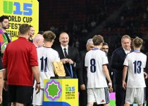 Prezident İlham Əliyev “FIFA U-15 World Cup and Festival”ın final matçını izləyib, mükafatlandırma mərasimində iştirak edib (FOTO)