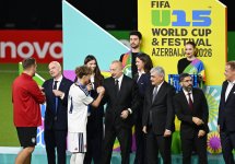 Prezident İlham Əliyev “FIFA U-15 World Cup and Festival”ın final matçını izləyib, mükafatlandırma mərasimində iştirak edib (FOTO)