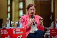 “Çəhrayı addım at!” şüarı altında süd vəzi xərçəngi ilə mübarizə ayına həsr olunmuş yekun görüş başa çatıb (FOTO)