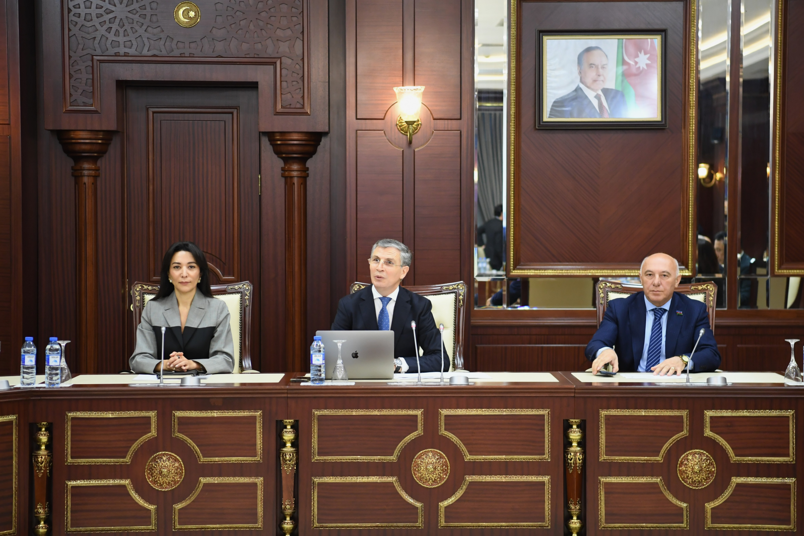 Ombudsman vəzifəsinə üç namizədin namizədliyi Milli Məclisin plenar iclasına tövsiyə olunub (FOTO)