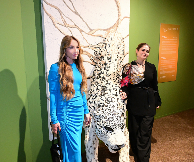 Heydər Əliyev Fondunun vitse-prezidenti Leyla Əliyeva və Alyona Əliyeva “Art Weekend”in rəsmi açılışında iştirak ediblər (FOTO)