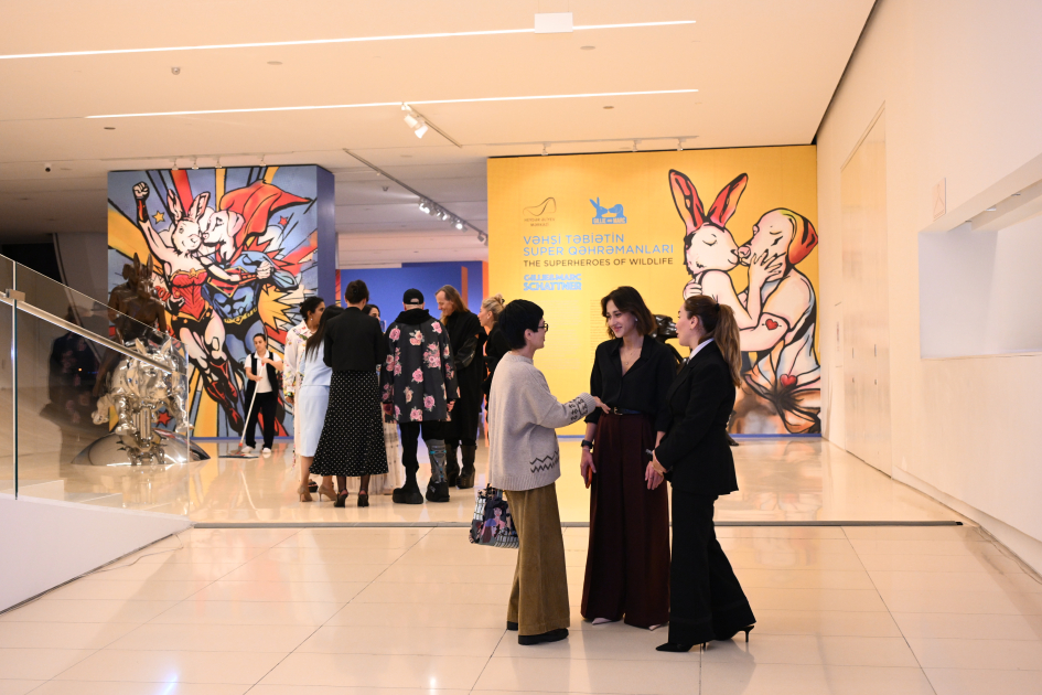 Heydər Əliyev Fondunun vitse-prezidenti Leyla Əliyeva və Alyona Əliyeva “Art Weekend”in rəsmi açılışında iştirak ediblər (FOTO)