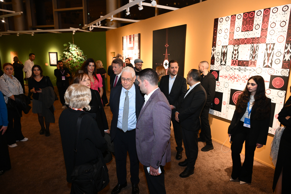 Heydər Əliyev Fondunun vitse-prezidenti Leyla Əliyeva və Alyona Əliyeva “Art Weekend”in rəsmi açılışında iştirak ediblər (FOTO)