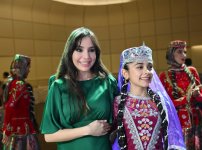Heydər Əliyev Fondunun vitse-prezidenti Leyla Əliyeva və Alyona Əliyeva “Art Weekend”in rəsmi açılışında iştirak ediblər (FOTO)