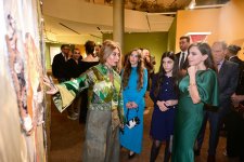 Heydər Əliyev Fondunun vitse-prezidenti Leyla Əliyeva və Alyona Əliyeva “Art Weekend”in rəsmi açılışında iştirak ediblər (FOTO)