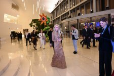 Heydər Əliyev Fondunun vitse-prezidenti Leyla Əliyeva və Alyona Əliyeva “Art Weekend”in rəsmi açılışında iştirak ediblər (FOTO)