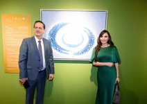 Heydər Əliyev Fondunun vitse-prezidenti Leyla Əliyeva və Alyona Əliyeva “Art Weekend”in rəsmi açılışında iştirak ediblər (FOTO)