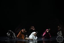 Bakı Beynəlxalq İncəsənət Festivalı çərçivəsində “Zikra: xatirələr gecəsi” tamaşası nümayiş olunub (FOTO)
